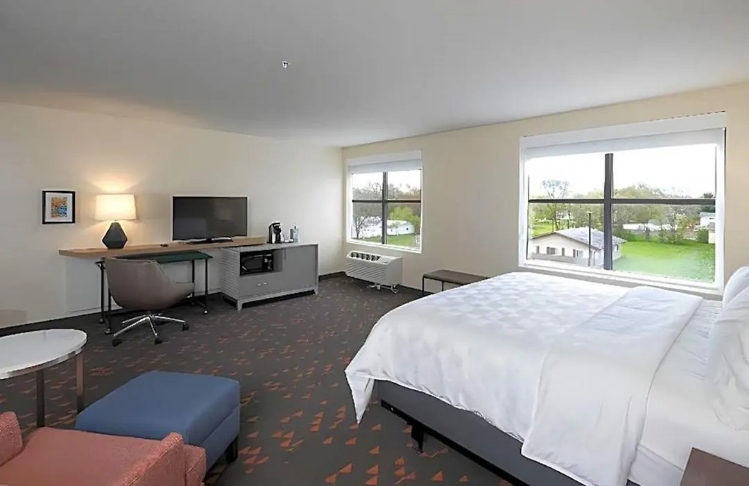 Holiday Inn & Suites Kalamazoo West-1
