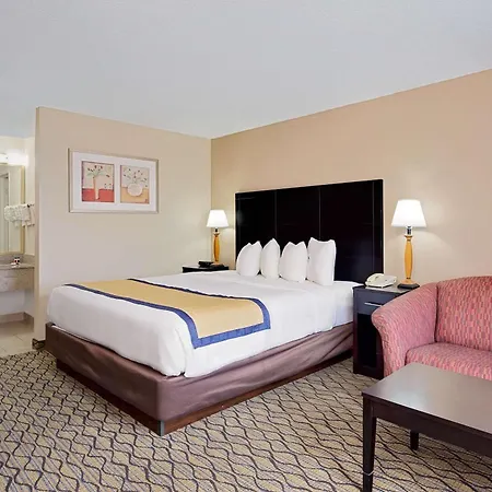 Baymont By Wyndham Kalamazoo East-2